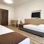 Cabacum Pleasure Beachfront - 50m To And Pool Ξενοδοχείο με διαμερίσματα Βάρνα