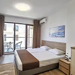 Cabacum Pleasure Beachfront - 50m To And Pool Βάρνα