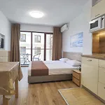 Cabacum Pleasure Beachfront - 50m To And Pool 3* Βάρνα
