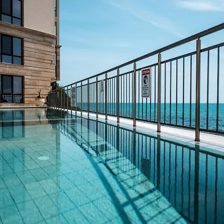 Cabacum Pleasure Beachfront - 50m To And Pool Lejlighedshotel 3*