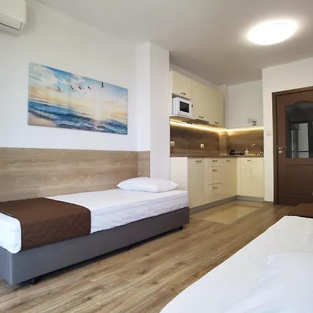 Cabacum Pleasure Beachfront - 50m To And Pool 3* Varna